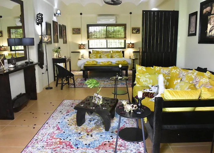 Casa Manalo Guest House