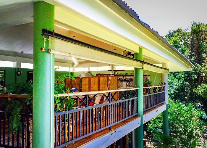 Vista Verde, Family Living